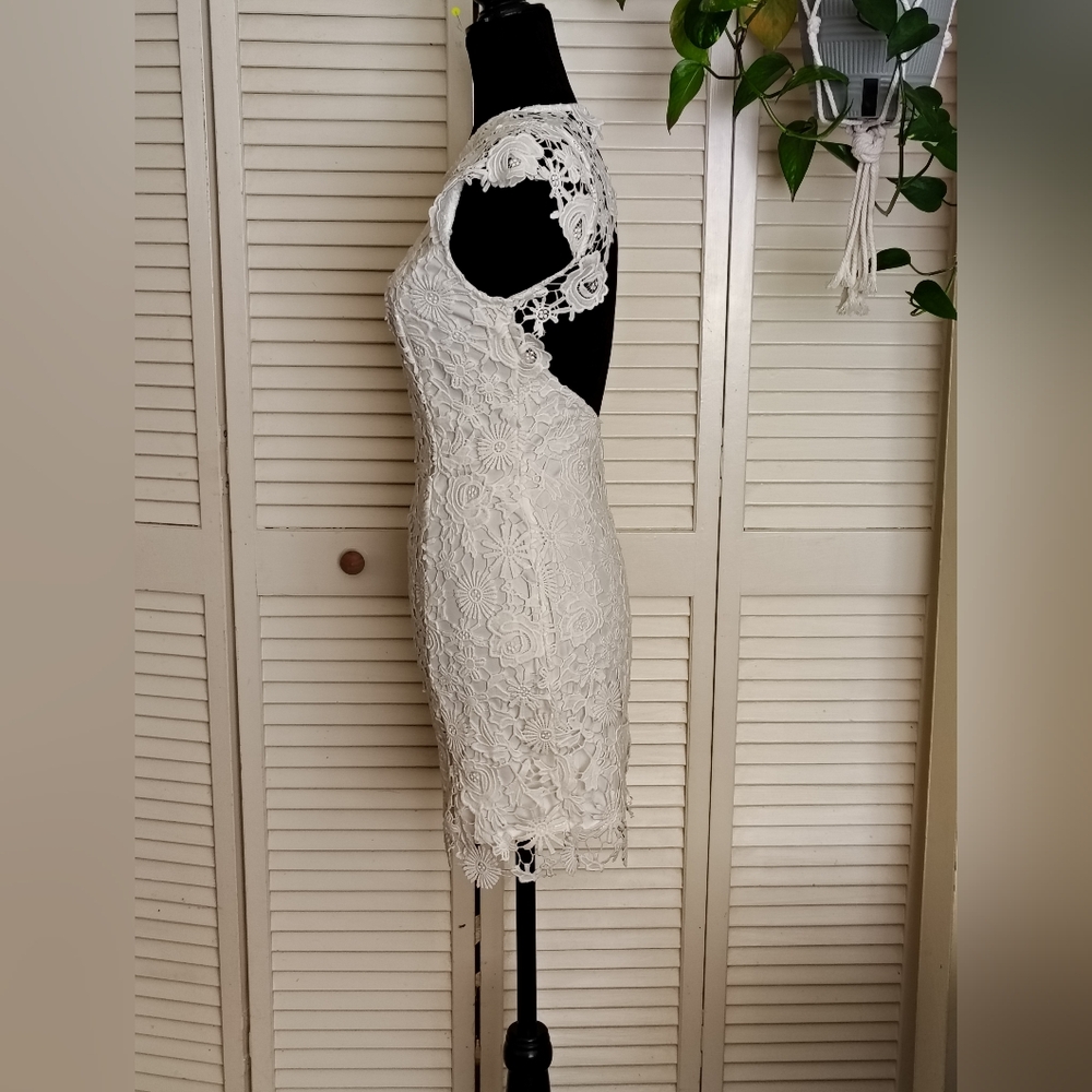 Lulus White Floral Lace Mini Dress Size XS – Like New - Picture 4 of 15